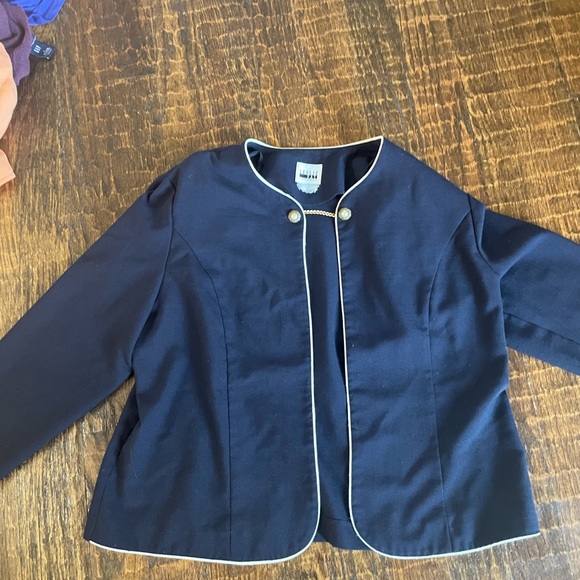 Vintage Jacket - Picture 10 of 12